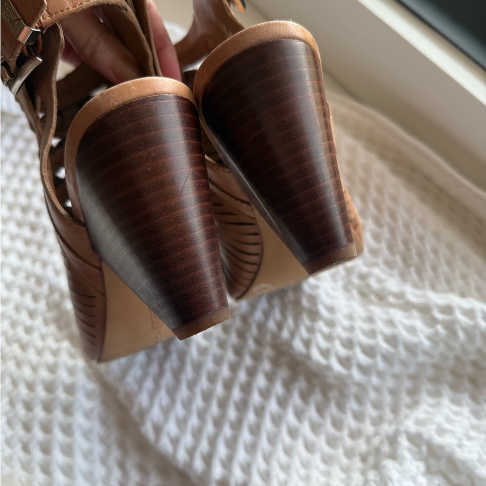 Vince Camuto Tan Leather Ankle Booties size 7 - Picture 6 of 7
